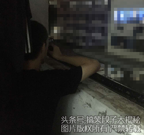 男生宿舍标配窥视神器实战评测，女生受惊火速拉窗帘遮掩