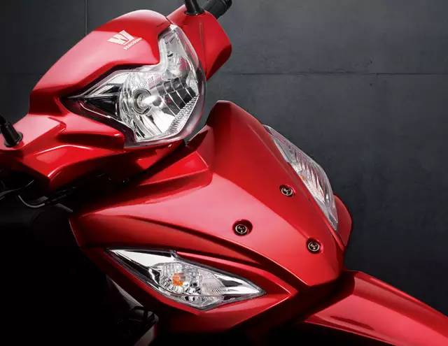 豪爵uh110弯梁对比雅马哈凌俊,豪爵uh110s弯梁摩托爬坡测试