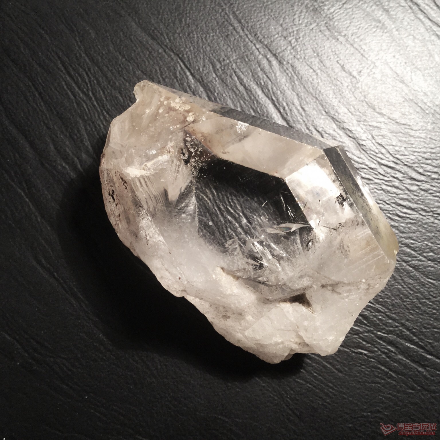 东海水晶哪个品种最好,白水晶和紫水晶哪个贵一些