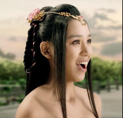 刚出道就引来众网友的怒骂？还要打她