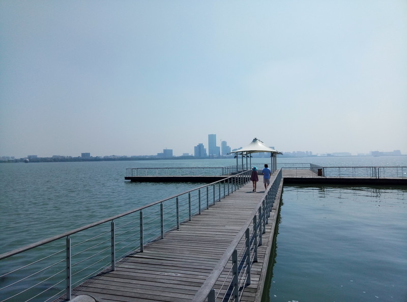 趁年轻尽情的玩,趁年轻多玩投影仪