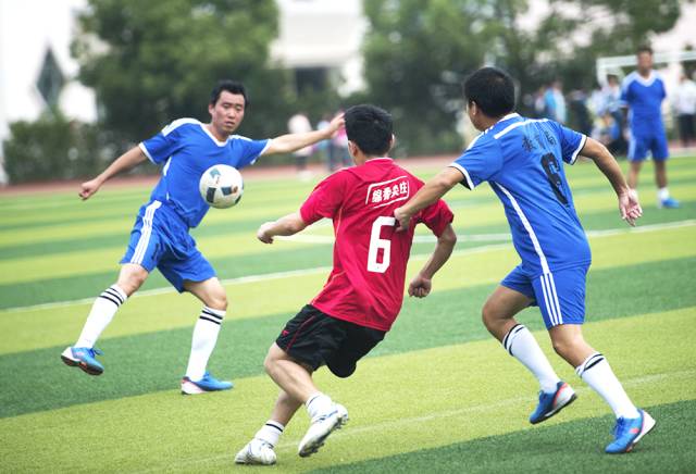 保康县第六届运动会800米,保康体育场足球比赛