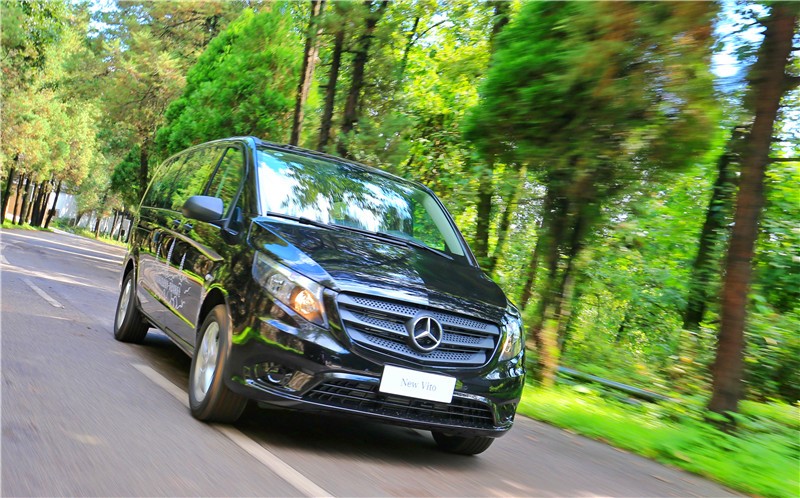 梅赛德斯奔驰威霆mpv,试驾20款奔驰威霆7座商务mpv