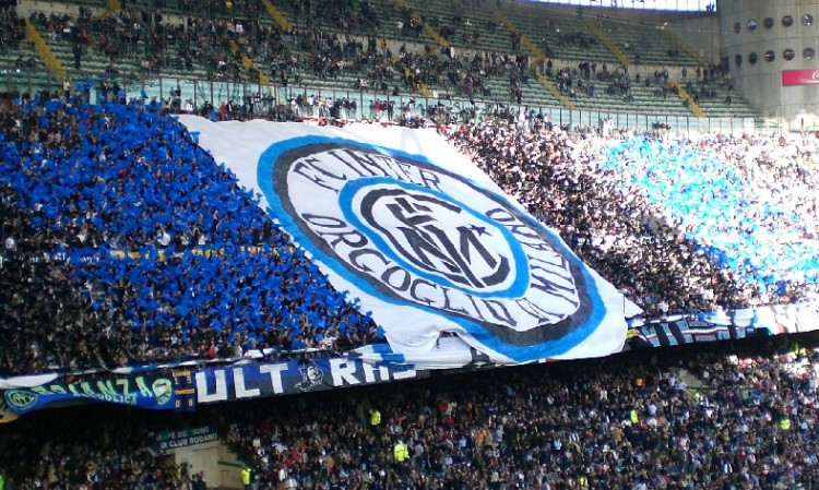 梭鱼湾死忠球迷看台,世界杯死忠球迷看台