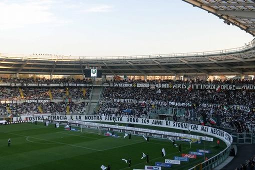 梭鱼湾死忠球迷看台,世界杯死忠球迷看台