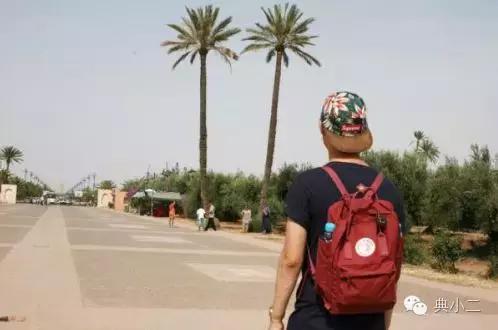 实用折叠双肩包,实用休闲多功能轻巧的双肩包