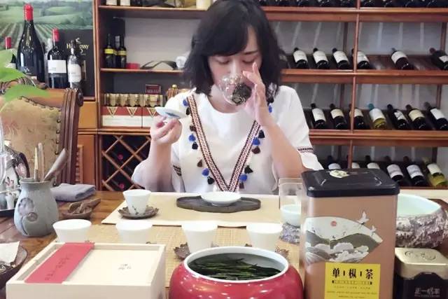 一个公司最重要岗位就是前台,一个公司前台主要学什么