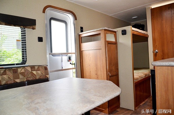 捷途旅行者能够拖挂的房车,牧牛笛极途升顶拖挂房车
