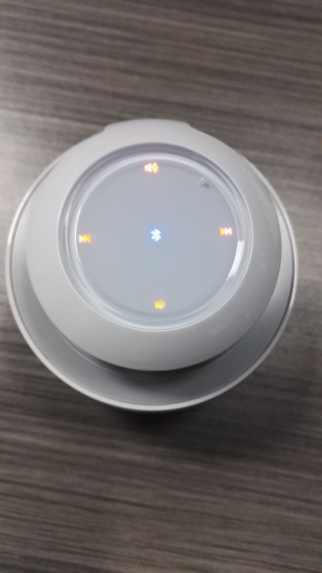 小天鹅蓝牙免提音箱使用过程,收到快递蓝牙音箱