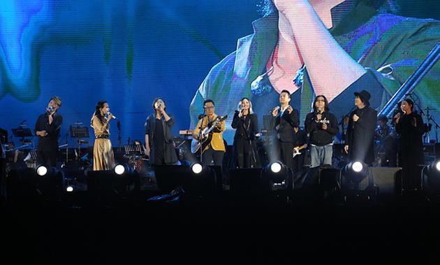 罗大佑光阴的故事,罗大佑2000年演唱会纪录片