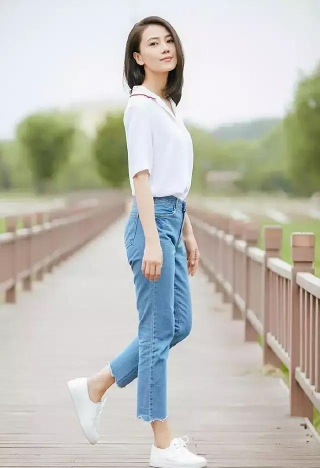 杨幂和李沁同穿开叉裙你怎么看,杨幂李沁穿搭图片