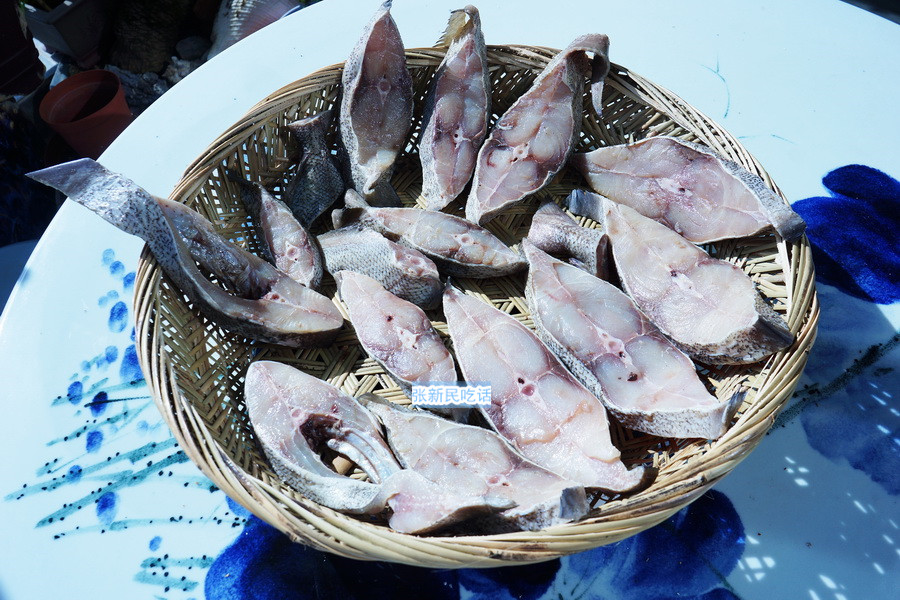 哪种咸鱼好吃无刺,黄色的咸鱼和白色咸鱼哪种好吃