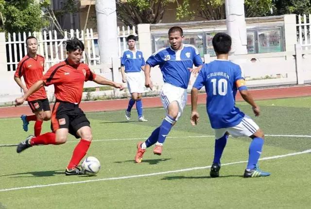足球赛鸣哨开赛,第三届职工球赛