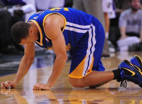 库里生涯上脚,库里的脚伤是他的生涯之痛