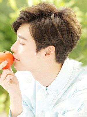 男生发型推荐清爽短发烫发,男生中短发烫发发型推荐