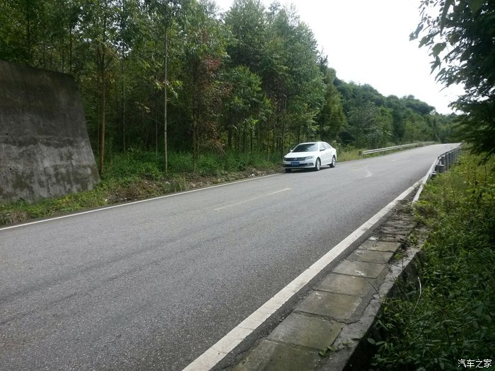 2022款朗逸1.5自动舒适版提车作业,2015款朗逸1.6l手动舒适版