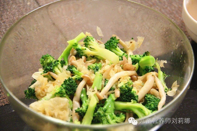 宝贝发烧吃什么食物菜谱,三岁娃发烧好了饮食吃什么