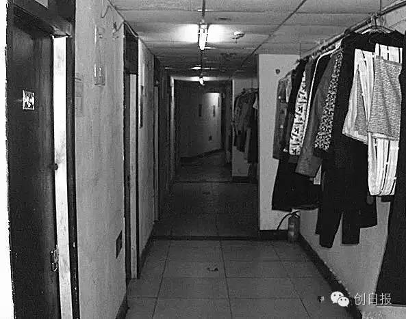 你拿镜子晃人时，有人用它点亮地下室居住者的家，为100万人带去温暖的日照！