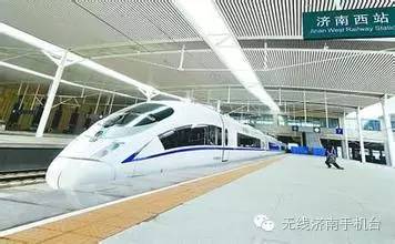 女子饭店吃饭摔倒朋友去扶也摔倒,女子饭店吃饭摔倒