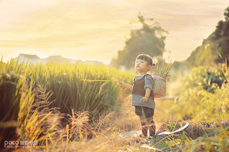 每个妈妈都是孩子的专属摄影师,每个妈妈都是孩子的摄影师