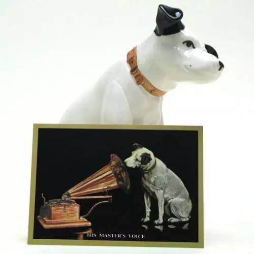 小狗尼帕Listen to His Masters Voice