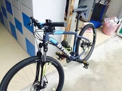 跳蚤市场卖钢琴,跳蚤市场买卖玩具