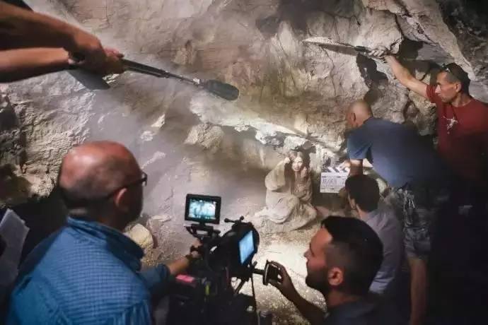 虽然颜值即正义，但人们爱上《他是龙》，不单是为了男女主漂亮的脸