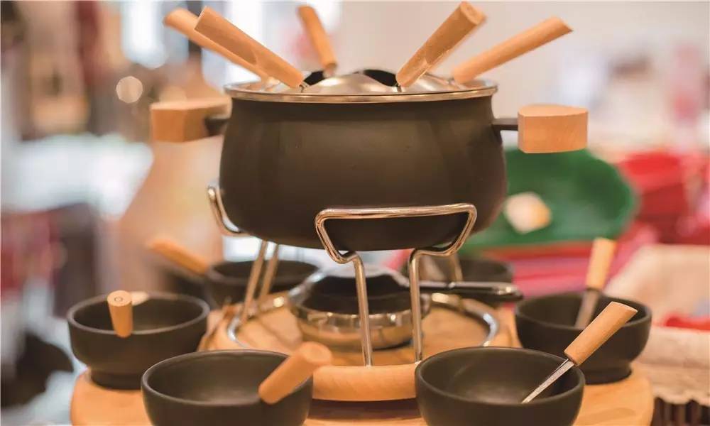 有人宁愿花3000元买一口锅，只是因为它长得好看？|CBNweekly