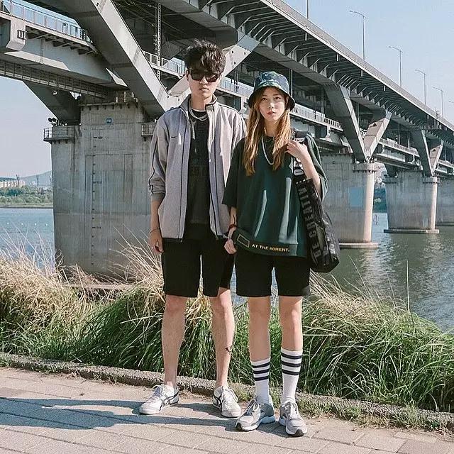 韩系休闲风简约好驾驭的早春穿搭,韩系风街拍穿搭