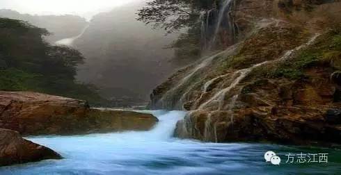 百丈龙潭指的就是江西的龙南县,福建百丈龙潭景点