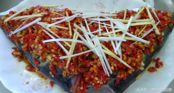 家常剁椒鱼头最简单的做法,双色剁椒鱼头最正宗的做法