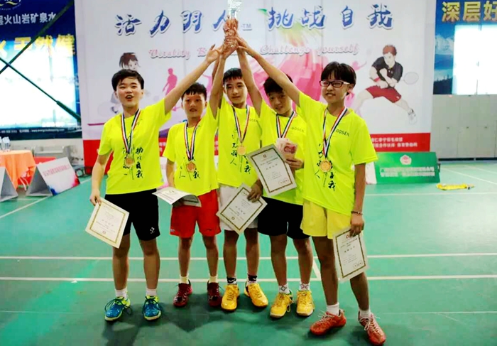 11枚金牌是谁,11岁羽毛球冠军