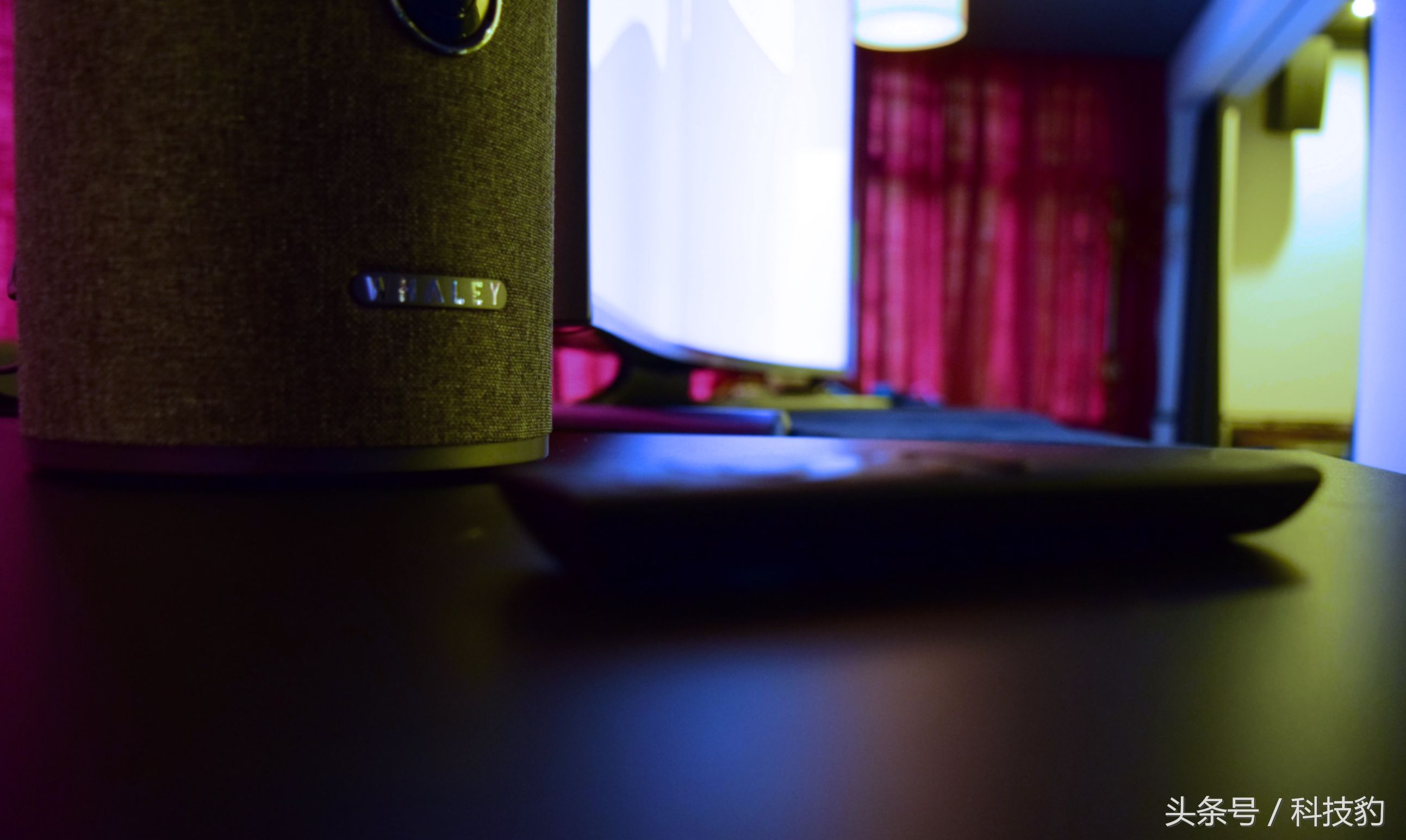 微鲸电视机屏幕一闪一闪的,微鲸电视能够投屏吗