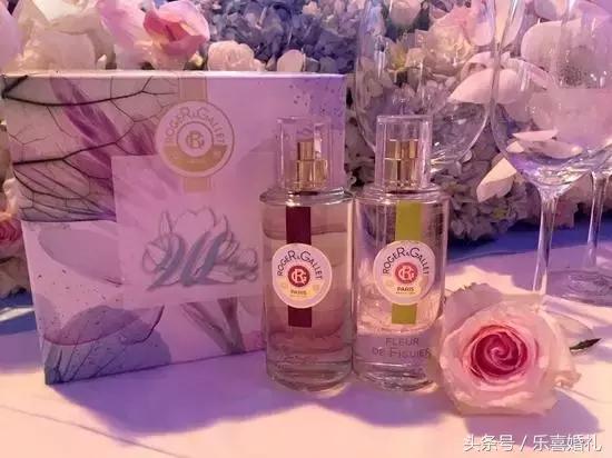 泰国明星婚礼伴手礼推荐 (明星们结婚都送什么礼物)