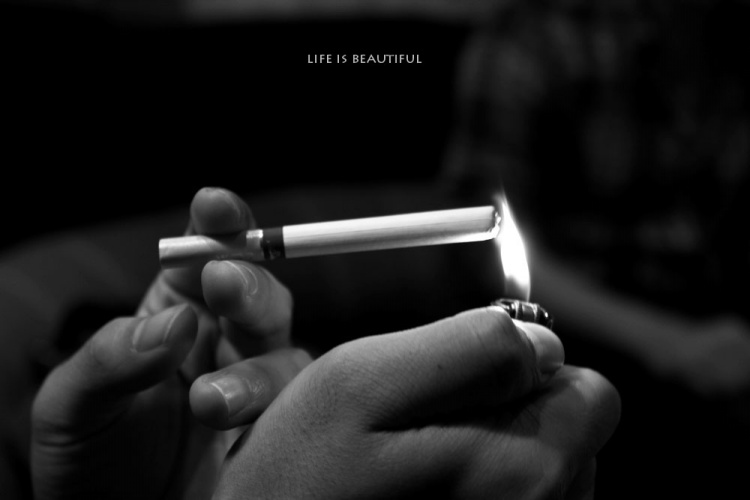 男朋友吸烟怎么处理,男朋友抽烟分手怎么办