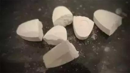 注意这9类药不能和牛奶一起服用,这9类药不能和牛奶一起服用