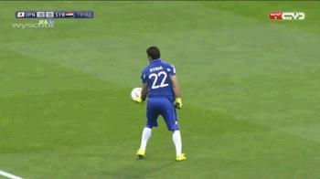 不胜反输成国庆第一堵！国足门将送礼叙利亚门将如演员卧草都太坑