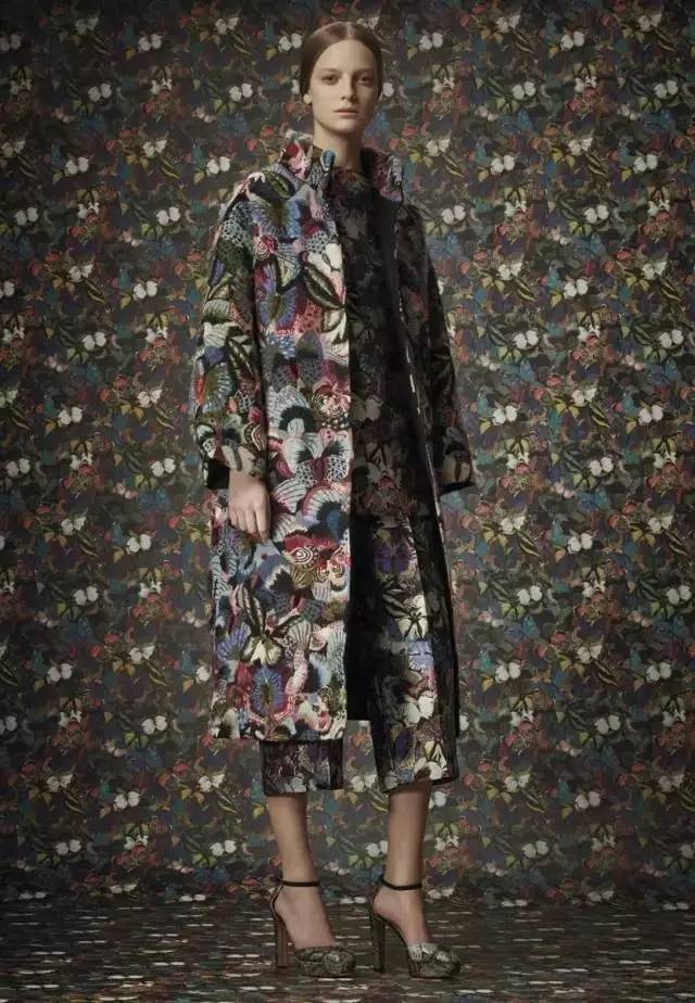 奢侈品“装嫩”变潮牌，难道是在讨好我们这些年轻人？