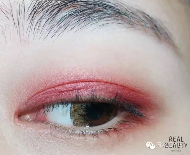 新手手残党如何自己画眼影教程,手残党都会画的眼影超级细腻