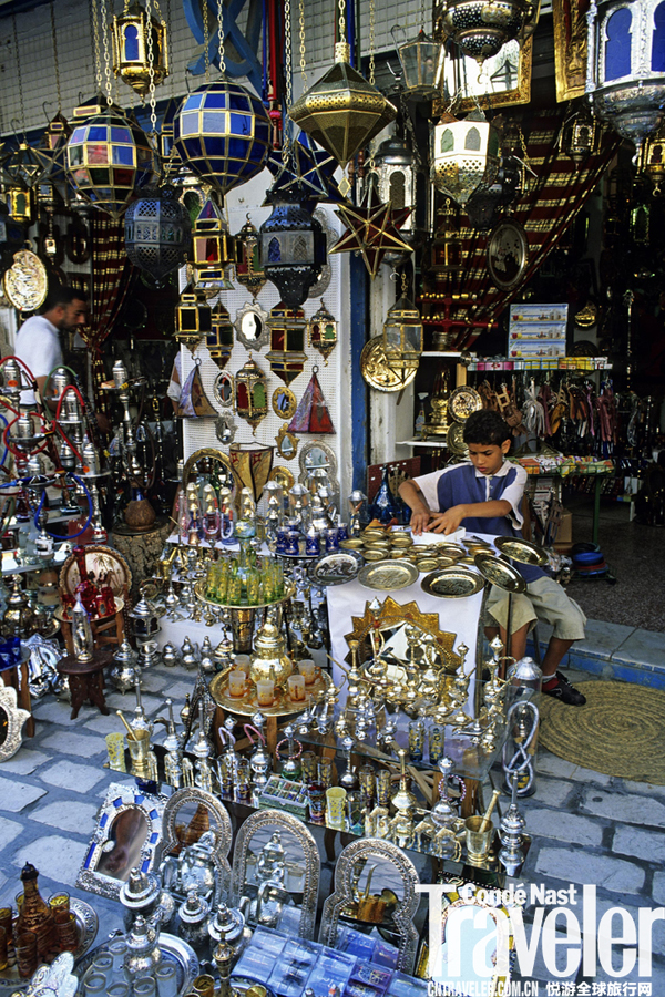 当承载回忆和梦想的旅行纪念品被代购取代