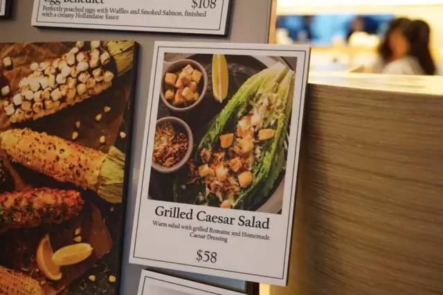 满记甜品在香港新开的旗舰店里卖起了意粉、披萨和烤玉米