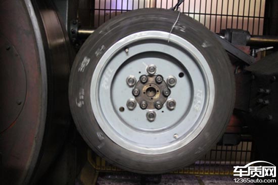 普利司通轮胎出现裂纹图片,普利司通动力侠龟裂解决了吗