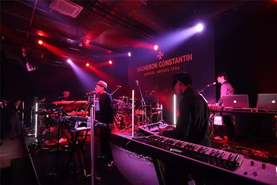 表坛劲刮东瀛风，换个方向买买买！