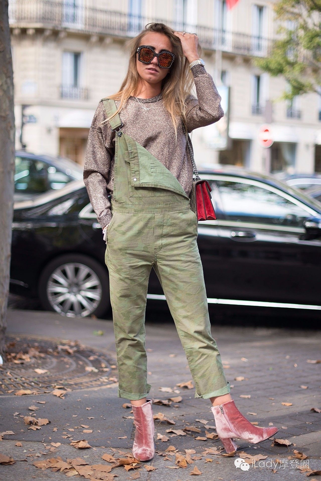 今年最火的短靴白色显瘦,2022最流行的鞋子百搭短靴