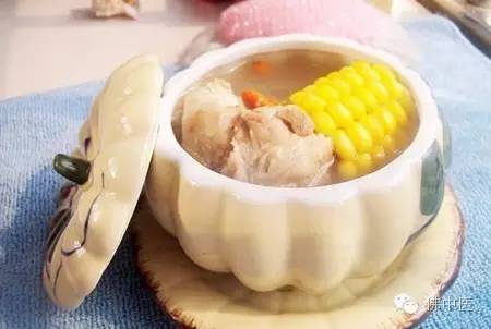 骨质疏松吃钙片的正确时间,吃多了钙片会导致骨质疏松吗