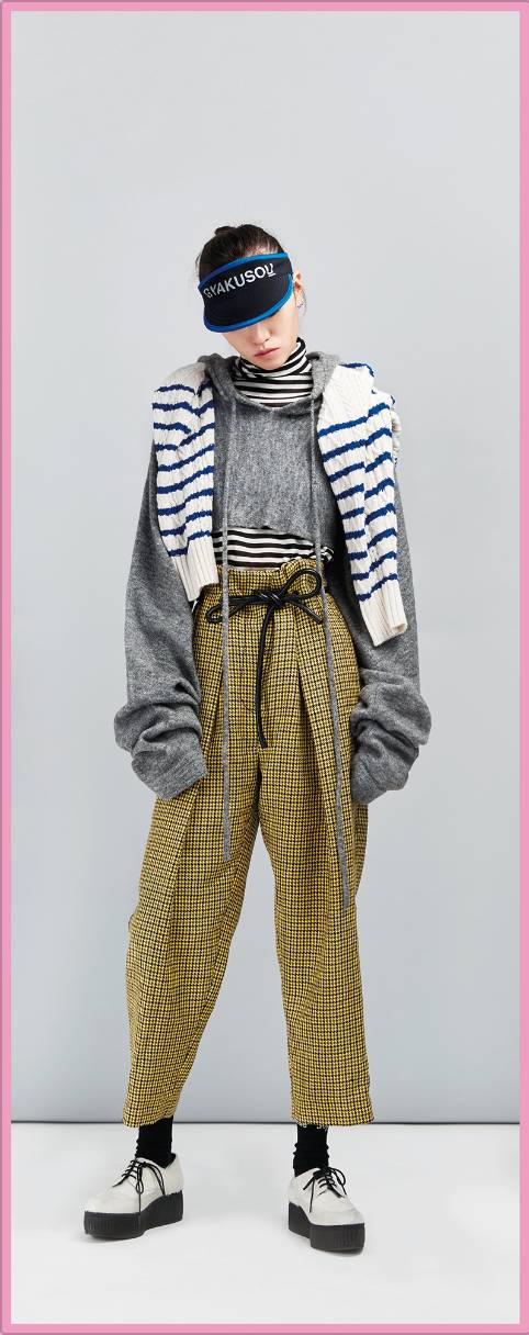 昨晚，我把初中时最爱的袜套翻了出来！