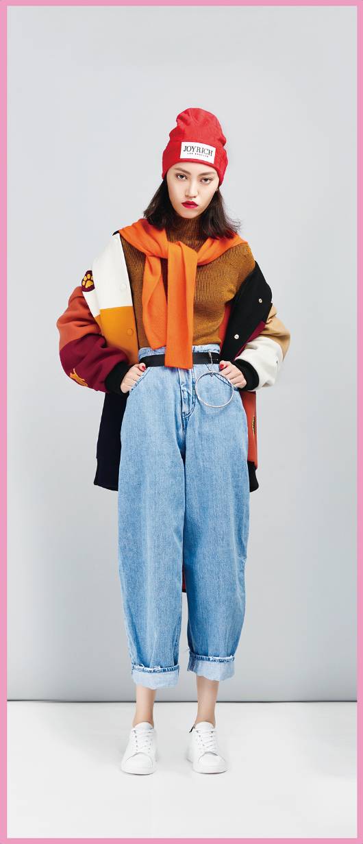 昨晚，我把初中时最爱的袜套翻了出来！