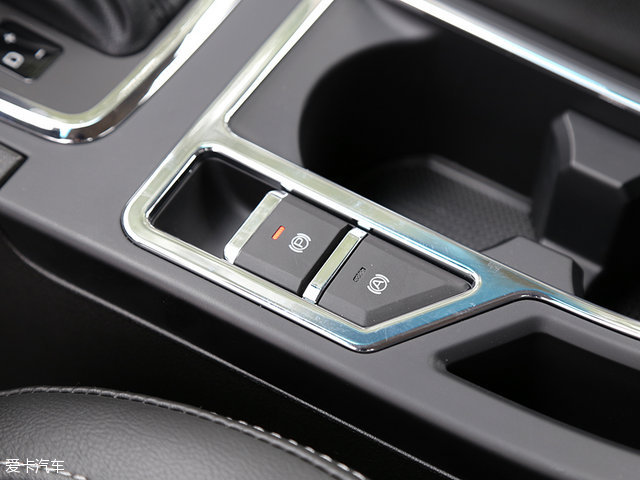 吉利帝豪2017款百万向上互联版,吉利帝豪百万款测试