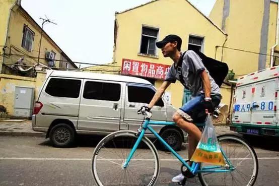 我就买包大白兔，你凭啥说我崇洋媚外！