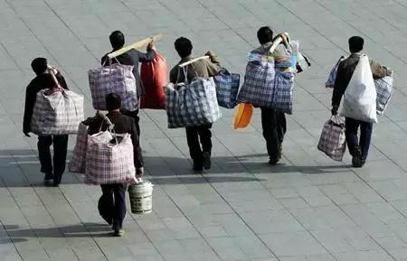 我就买包大白兔，你凭啥说我崇洋媚外！